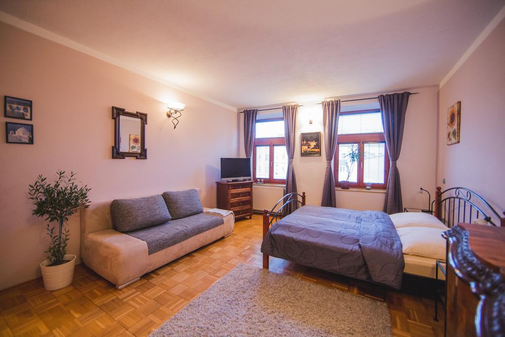 Penzion U Papousku Jindrichuv Hradec Exterior foto